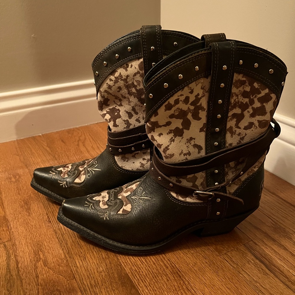 Rockin Country short cowgirl boots size 8